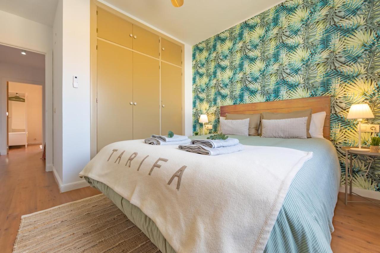 Beachfront, Pool, Terrace & Wifi - *simplytarifa* Apartment